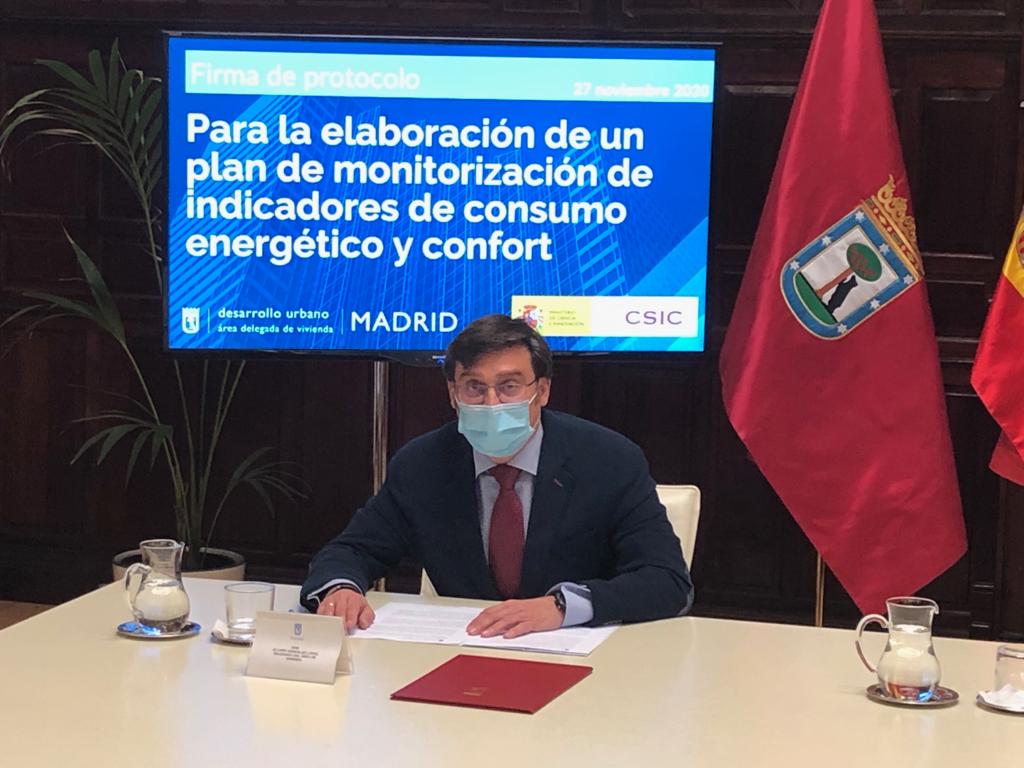 Firma de un protocolo entre el Ayuntamiento y el CSIC para medir hábitos de consumo energético y confort en viviendas de la capital